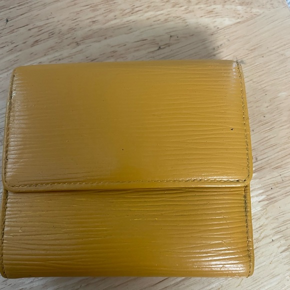 Louis Vuitton compact wallet - Picture 2 of 10